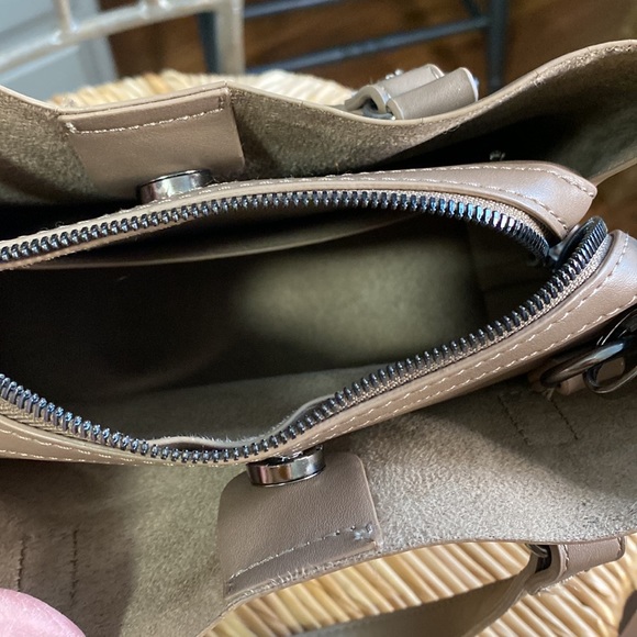 Roots leather bag - Picture 3 of 7